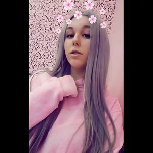 Meet your Posher, Meira